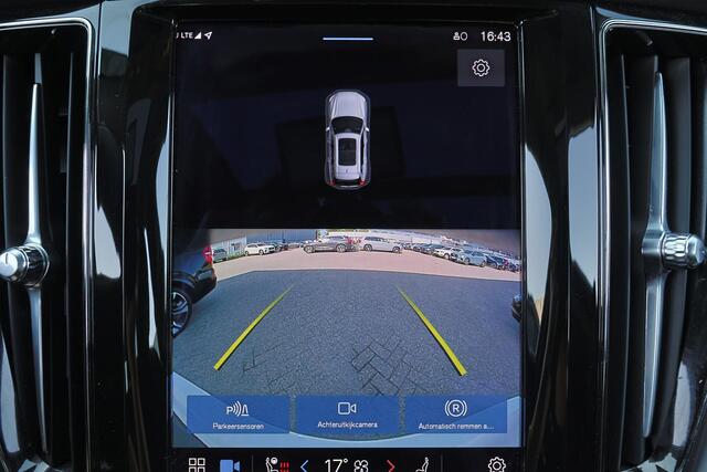 Volvo XC60 T6 Recharge AWD Core Bright - LONG RANGE - Panorama/schuifdak - IntelliSafe Assist - Harman/Kardon audio - Adaptieve LED koplampen - Parkeercamera achter - Verwarmde voorstoelen & stuur - Parkeersensoren voor & achter - Draadloze tel. lader - Extra getint