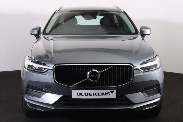 Volvo XC60 T5 Momentum - Verwarmbare voorstoelen - Elektrisch bedienbare achterklep - Parkeersensoren en camera achter - Cruise Control - Climate Control - Apple® CarPlay - Android Auto - Licht- & regensensor - 18' LMV - City Safety