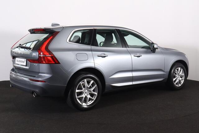 Volvo XC60 T5 Momentum - Verwarmbare voorstoelen - Elektrisch bedienbare achterklep - Parkeersensoren en camera achter - Cruise Control - Climate Control - Apple® CarPlay - Android Auto - Licht- & regensensor - 18' LMV - City Safety