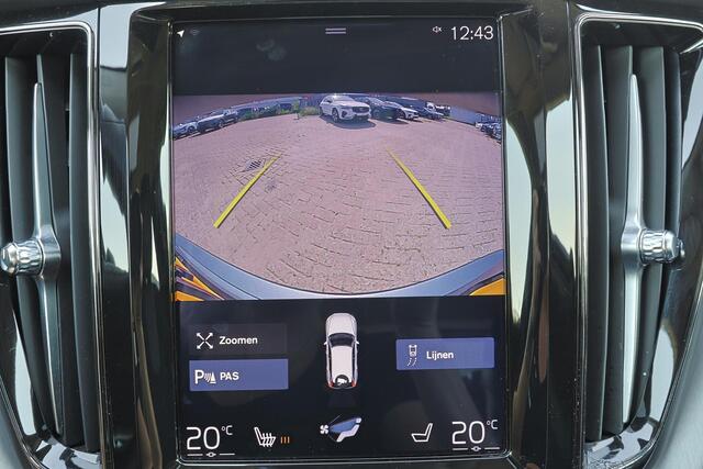Volvo XC60 T5 Momentum - Verwarmbare voorstoelen - Elektrisch bedienbare achterklep - Parkeersensoren en camera achter - Cruise Control - Climate Control - Apple® CarPlay - Android Auto - Licht- & regensensor - 18' LMV - City Safety