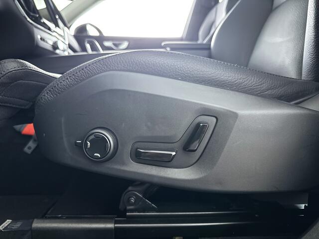 Volvo XC60 T6 Aut. Plug-in hybrid AWD Plus Dark | Panoramadak | 360° camera | Stoel- en stuurverwarming | Trekhaak