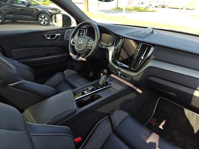 Volvo XC60 Recharge T6 AWD R-Design | Rijklaarprijs | Luchtvering | Bowers & Wilkins |