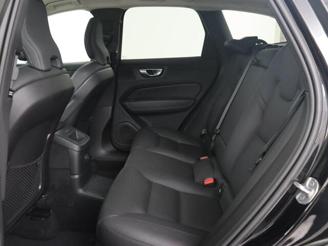 Volvo XC60 2.0 T6 Plug-in hybrid AWD Core Bright | Panoramadak | Leder | Stoel & stuurverwarming | Adaptive cruise | Harman/Kardon | Camera | Carplay | Achterbankverwarming | PHEV