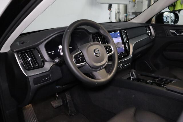 Volvo XC60 T8 Recharge AWD Ultimate Dark Volvo XC60 T8 Plug-in hybrid AWD Ultimate Dark - LONG RANGE - Panorama/schuifdak - IntelliSafe Assist & Surround - 360º Camera - Verwarmde voorstoelen, stuur & achterbank - Parkeersensoren voor & achter - Elektr. bedienb. voo