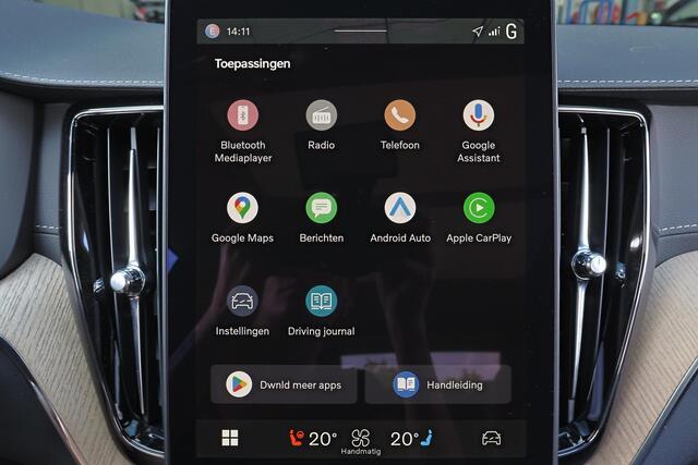 Volvo XC60 T8 Recharge AWD Ultra Dark - LONG RANGE - Panorama/schuifdak - IntelliSafe Assist & Surround - 360º Camera - Harman/Kardon audio - Adaptieve LED koplampen - Verwarmde voorstoelen, stuur & achterbank - Parkeersensoren voor & achter - Elektr. bedienb. voors