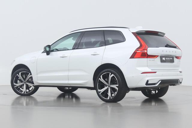 Volvo XC60 T8 Plug-in hybrid Ultra Dark | Luchtvering | Panoramadak | Head-Up | 360 Camera | Harman/Kardon | 21 Inch