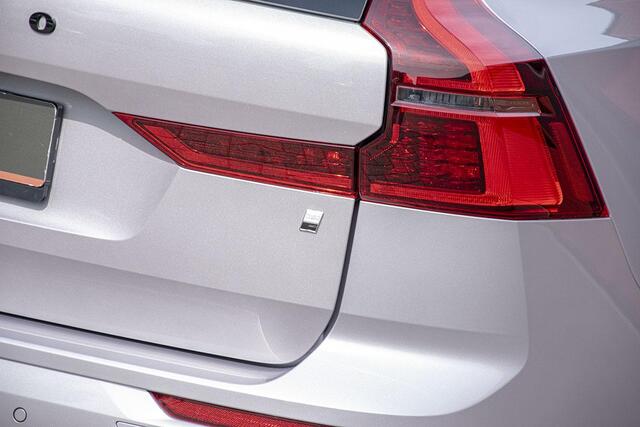 Volvo XC60 2.0 T6 PLUG-IN HYBRID AWD ULTRA DARK / FACE-LIFT