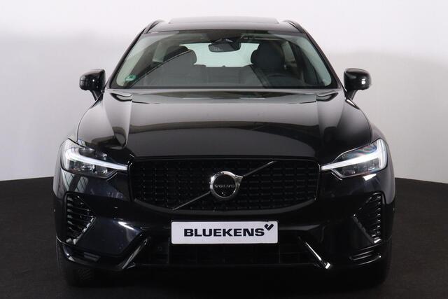 Volvo XC60 T6 Recharge AWD Plus Dark - Panorama/schuifdak - IntelliSafe Assist & Surround - 360º Camera - Verwarmde voorstoelen, stuur & achterbank - Parkeersensoren voor & achter - Elektr. bedienb. voorstoelen met geheugen - Draadloze tel. lader - Elektr. inklapbar