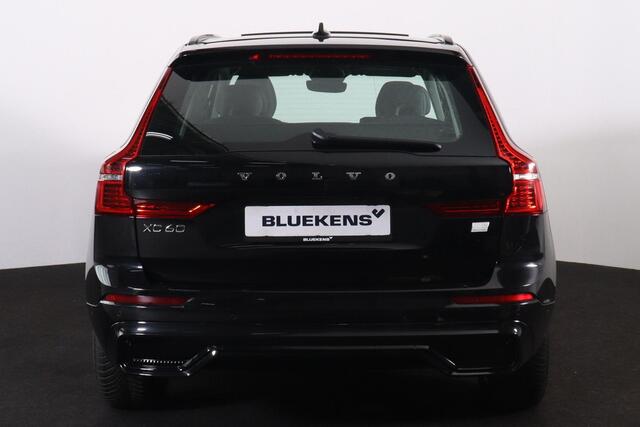 Volvo XC60 T6 Recharge AWD Plus Dark - Panorama/schuifdak - IntelliSafe Assist & Surround - 360º Camera - Verwarmde voorstoelen, stuur & achterbank - Parkeersensoren voor & achter - Elektr. bedienb. voorstoelen met geheugen - Draadloze tel. lader - Elektr. inklapbar