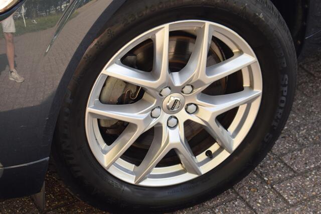 Volvo XC60 2.0 T8 AWD Momentum Pro met Pano