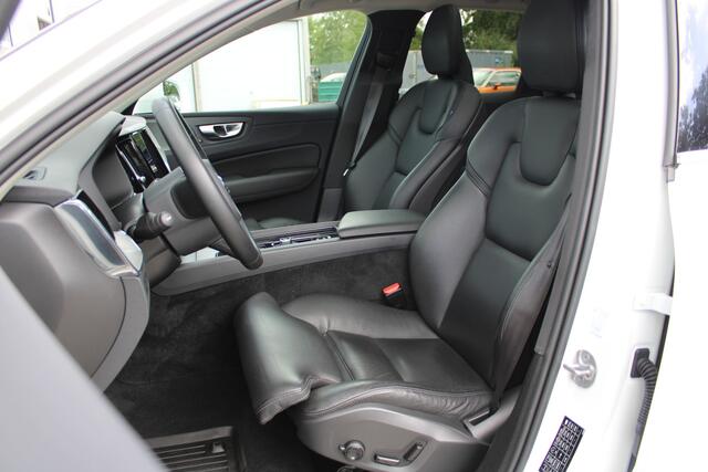 Volvo XC60 T8 455 pk Plug-in hybrid AWD Plus Bright | Trekhaak | Harman Kardon | Verw. voorruit