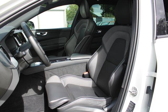 Volvo XC60 T6 Plug-in hybrid AWD Plus Dark | Trekhaak | Harman Kardon | Full LED