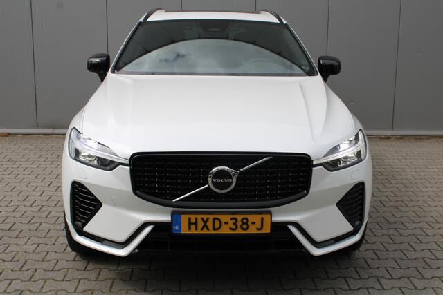 Volvo XC60 T6 Plug-in hybrid AWD Plus Dark | Trekhaak | Harman Kardon | Full LED