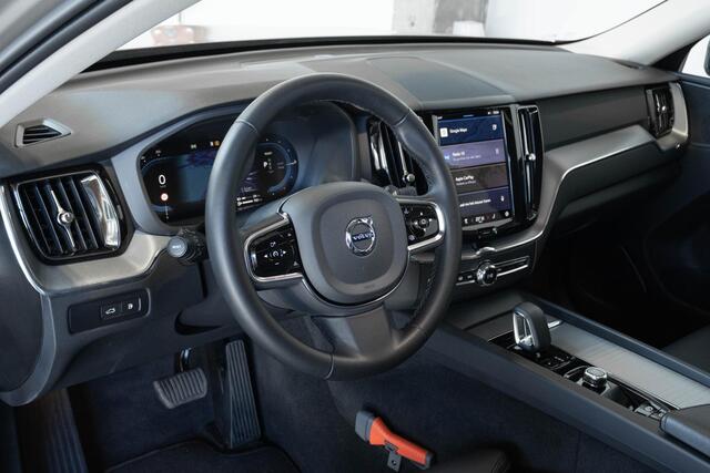 Volvo XC60 T6 Automaat AWD Plus Dark | Verwarmbare Voor- En Achterstoelen | 360 Graden Camera | Apple Carplay/Android Auto | Adaptieve Cruise Control | Electronic Climate Control| Elektrisch Glazen Panorama Dak | Dodehoekdetectie Met Correctie | Draadloze Telefoonla