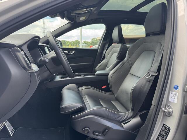 Volvo XC60 2.0 T8 Plug-in hybrid AWD R-Design 405 pk | Long Range | Head up | Dark | 360 Graden Camera