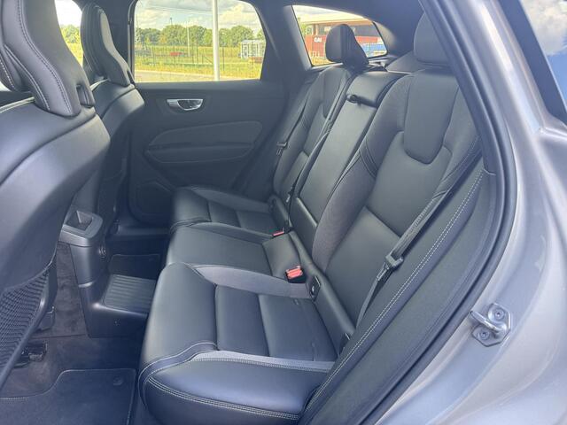 Volvo XC60 2.0 T8 Plug-in hybrid AWD R-Design 405 pk | Long Range | Head up | Dark | 360 Graden Camera