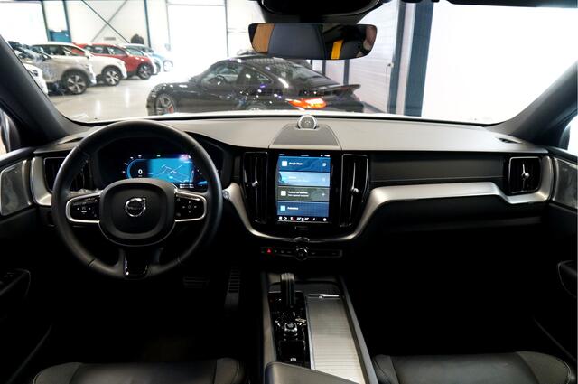Volvo XC60 2.0 T8 AWD 342kW/465pk Aut8 Polestar Engineered BOWERS&WILKINS + ÖHLINS ONDERSTEL + PANORAMADAK + PILOT ASSIST + FULL LED KOPLAMPEN + 360 CAMERA + STANDKACHEL + ON-CALL + ADAPT.CRUISE + STOEL-&STUURVERWARMING + 22" LM-VELGEN!!