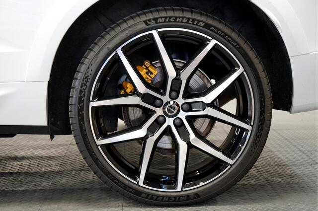 Volvo XC60 2.0 T8 AWD 342kW/465pk Aut8 Polestar Engineered BOWERS&WILKINS + ÖHLINS ONDERSTEL + PANORAMADAK + PILOT ASSIST + FULL LED KOPLAMPEN + 360 CAMERA + STANDKACHEL + ON-CALL + ADAPT.CRUISE + STOEL-&STUURVERWARMING + 22" LM-VELGEN!!