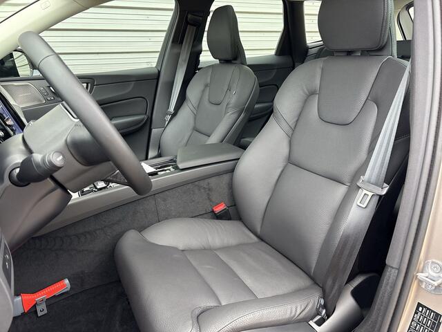 Volvo XC60 T6 Plug-in hybrid AWD Ultra Dark / Harman/Kardon / Trekhaak / Panorama dak / Rondomzichtcamera /