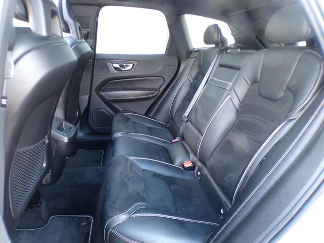 Volvo XC60 2.0 T5 AWD Inscription R-Design, Trekhaak / Carplay + Android Auto / Camera + Sensoren / Stoelverwarming / Adaptive Cruise / 19'' LMV