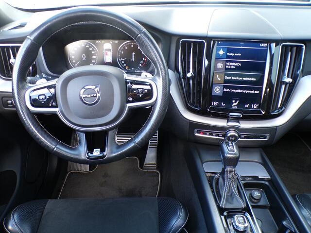Volvo XC60 2.0 T5 AWD Inscription R-Design, Trekhaak / Carplay + Android Auto / Camera + Sensoren / Stoelverwarming / Adaptive Cruise / 19'' LMV