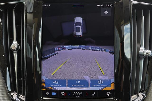 Volvo XC60 T8 Recharge AWD Plus Bright - Panorama/schuifdak - IntelliSafe Assist & Surround - Harman/Kardon audio - Adaptieve LED koplampen - Parkeercamera achter - Verwarmde voorstoelen, stuur & achterbank - Parkeersensoren voor & achter - Elektr. bedienb. voorstoe