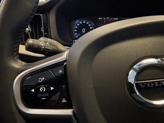Volvo XC60 T8 AWD Inscription / Panodak / Leer / BLIS / full LED / Apple Carplay / Camera / Adapt Cruise / Pilot ass - Elek Trekhaak -