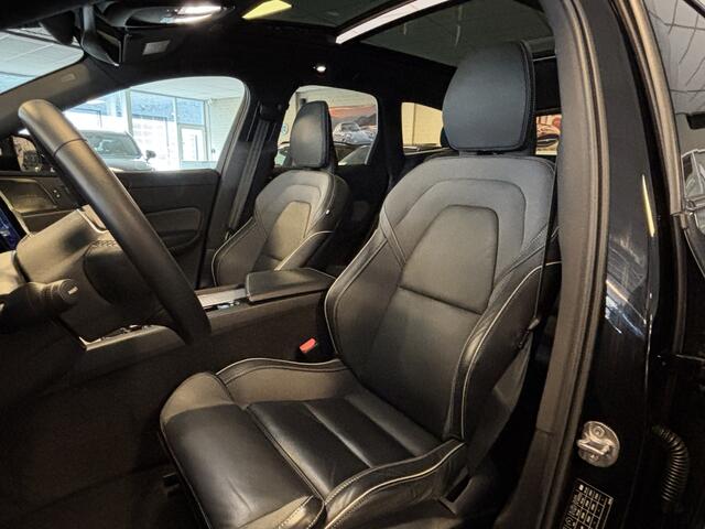 Volvo XC60 T6 AWD Plus Dark Black Edition - Long Range - Pandak / Head Up / H-K / R-Design int / Google / Dab+ / Adaptive - Pilot ass / Stuur- en Stoelverw - Elek Trekhaak -