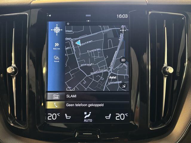 Volvo XC60 T8 Plug-In AWD R-Design / Panoramadak / Leer / Apple Carplay / Dab / HK / BLIS / Adapt cruise / Pilot ass / Stuur- en Stoelverw - Elek Trekhaak -