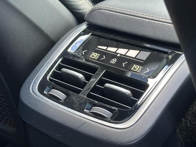 Volvo XC60 2.0 T5 AWD Inscription intellisafe/ schuifdak/ 360 camera/ stoelventilatie/ trekhaak/ full led/