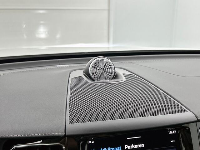 Volvo XC60 T6 Recharge AWD Ultimate Dark | Bowers & Wilkins | Luchtvering