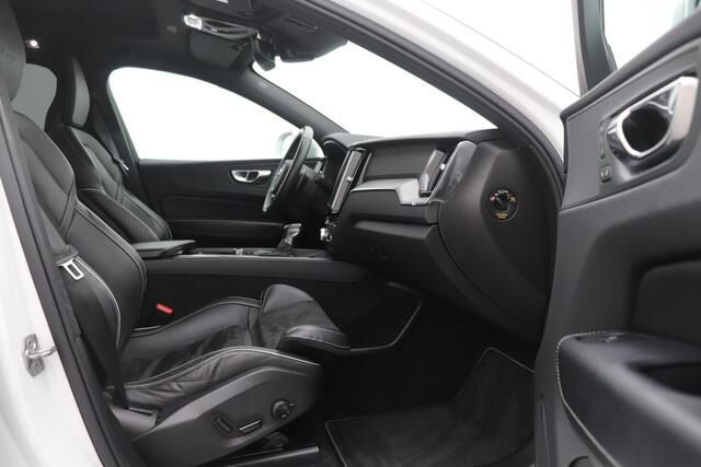 Volvo XC60 T5 R-Design | Panoramadak | Keyless | Camera | Getint Glas | Apple Carplay