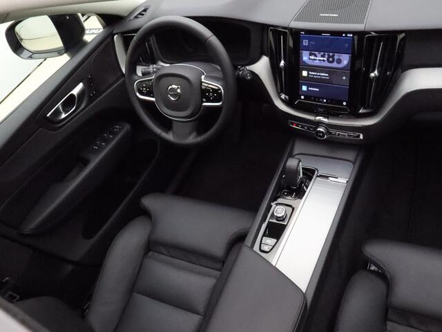 Volvo XC60 T6 350pk AWD Plus Dark / Luchtvering / Harman en Kardon audio / 21 inch velgen / Camera rondom / Panorama dak / Trekhaak /