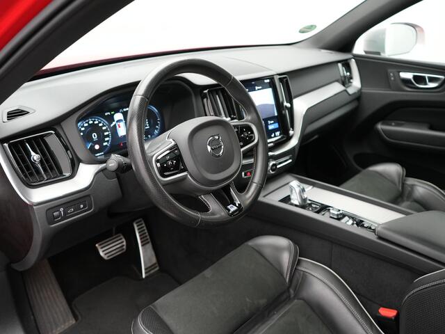 Volvo XC60 T8 Twin Engine AWD R-Design Plug in Hybrid 391pk PHEV | Trekhaak af Fabriek | Panodak | Pilot Assist | Adaptive Cruise | 360 Camera | Carplay | Keyless |