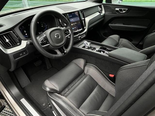 Volvo XC60 2.0 T6 Plug-in hybrid AWD Ultra Dark Hybrid, Automaat, Panoramadak, 21 inch wielen, Trekhaak semi elektrisch wegklapbaar, Extra getinte ramen, Harman Kardon audio, Stoelverwarming, Stuurverwarming
