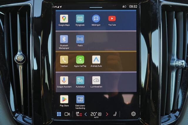 Volvo XC60 T6 Recharge AWD Plus Black Edition - LONG RANGE - Panorama/schuifdak - IntelliSafe Assist & Surround - 360º Camera - Harman/Kardon audio - Adaptieve LED koplampen - Verwarmde voorstoelen, stuur & achterbank - Parkeersensoren voor & achter - Elektr. bedien