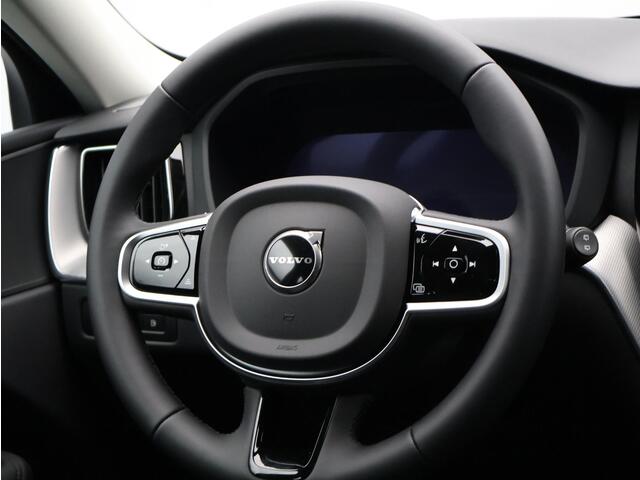 Volvo XC60 2.0 T6 Plug-in hybrid AWD Essential / Adaptive Cruise / Stoel+Stuurverwarming / 19" Wielen / All-Seasonbanden / BLIS / Pilot Assist / Parkeersensoren Voor+Achter /