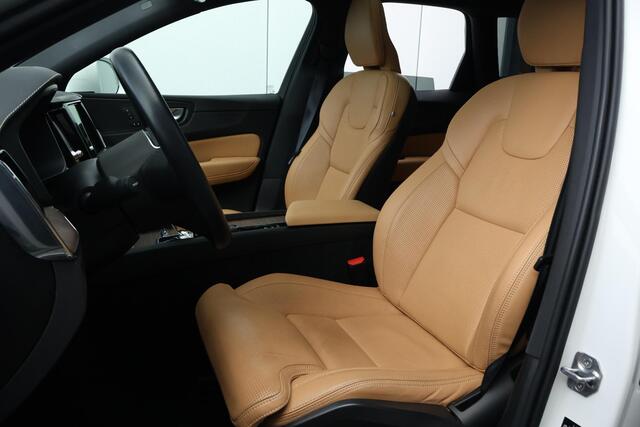 Volvo XC60 2.0 B5 AWD Inscription / Pano / Trekhaak / Camera