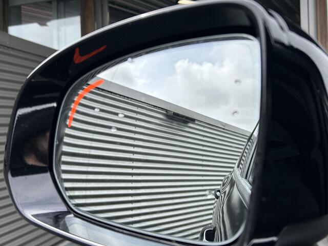 Volvo XC60 2.0 T6 Plug-in hybrid AWD Essential Edition Bright Panoramadak, Leder, Driver assist, Intellisafe surround, BLIS, 21 inch R-design dark wielen, Extra getinte ramen, R-design dark grille, RVS bumperbescherming