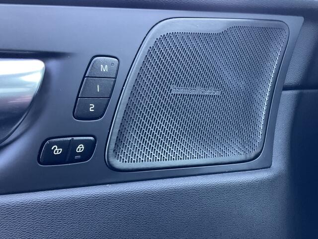 Volvo XC60 2.0 Recharge T6 AWD R-Design HUD HK Pano.dak BLIS Vol opties Inscription PHEV Plug-in