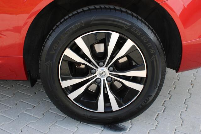 Volvo XC60 2.0 Recharge T6 AWD R-Design | Incl. 12 maanden garantie | Cruise control | Climate control | Apple carplay/Android auto | Uitklapbare trekhaak | Schuif/kantel dak | Parkeercamera | Stoel/stuurverwarming |