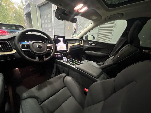 Volvo XC60 T6 Plug-in hybrid Plus Dark | FACELIFT | Head-Up | Panoramadak | harman/kardon | ACC | 360° Camera