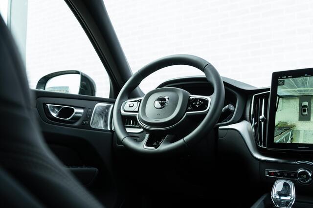 Volvo XC60 T8 Plug-in hybrid AWD Ultra Black Edition - Facelift - | Op voorraad | Luchtvering | Bowers & Wilkins | Massage/ventilatie stoelen | Gelamineerde zijruiten | 22" LM
