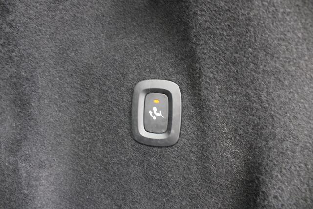 Volvo XC60 2.0 T6 Plug-in hybrid AWD Plus Dark | Schuif/kanteldak | El. Trekhaak | 360 Camera | Verw. Voorstoelen & stuurwiel