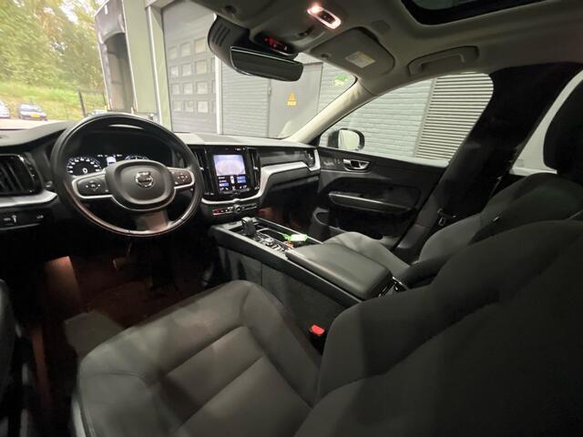 Volvo XC60 B5 Momentum | ACC | Head-Up | Panoramadak | Stoel+Stuurverwarming | 360° Camera | BLIS