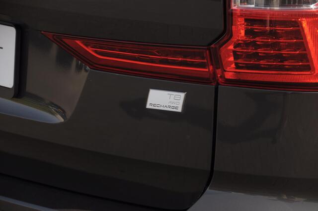 Volvo XC60 T8 390PK Automaat AWD Ultra Bright / Head-up display / Trekhaak/ Harman Kardon audio / Panoramadak / BLIS / Elektrisch bedienbare voorstoelen / Memory seats / Verwarmbare stoelen / Keyless entry /