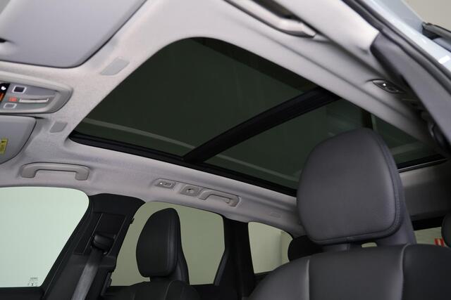 Volvo XC60 T6 Recharge AWD Plus Dark - LONG RANGE - Panorama/schuifdak - IntelliSafe Assist & Surround - 360º Camera - Harman/Kardon audio - Adaptieve LED koplampen - Verwarmde voorstoelen, stuur & achterbank - Parkeersensoren voor & achter - Elektr. bedienb. voorst