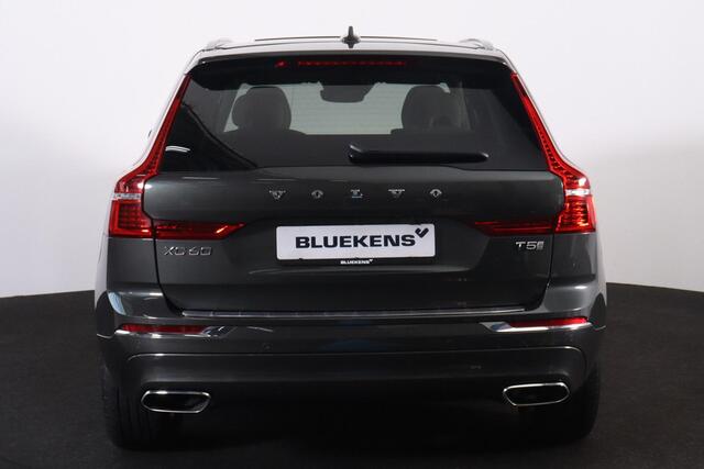 Volvo XC60 T5 Inscription - Panorama/schuifdaK - IntelliSafe Assist & Surround - Parkeercamera achter - Verwarmde voorstoelen - Parkeersensoren voor & achter - Elektr. bedienb. bestuurdersstoel met geheugen - Extra getint glas - 19' LMV