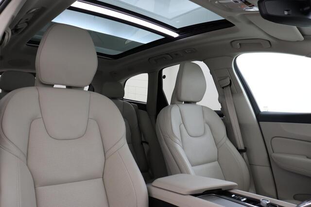 Volvo XC60 T6 PLUG-IN HYBRID AWD ULTRA DARK -PANO.DAK|BOWERS&WILKINS|GEVENT.LEDER+MASSAGE|360°CAM|TREKHAAK|22"
