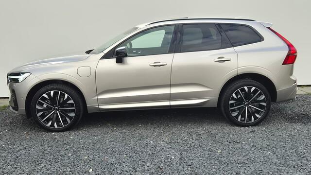 Volvo XC60 2.0 T8 Plug-in hybrid AWD Ultra Dark Zeer Compleet - MY 2026 - Luchtvering - 21" Wielen - Panorama dak - Lighting -Head up - B&W Audio - 360 Cam - Alarm - Climate - Privacy Glass - Geluidsisolerend glas